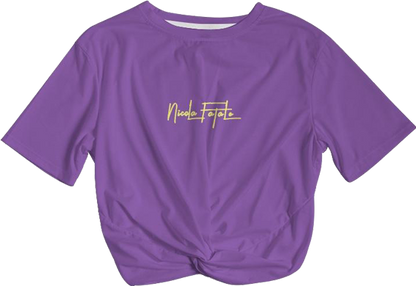 FC #8249a7 / Kurzes T-Shirt mit Twist-Front